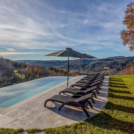 Awesome In With Wifi Holiday home